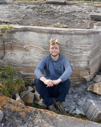 A isopachously laminated float stone from the Paleoproterozoic Pethei Group, NWT, CA, and Ben